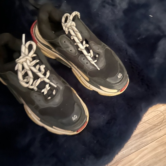 Balenciaga Shoes - Balenciaga Black Sneakers with White Laces